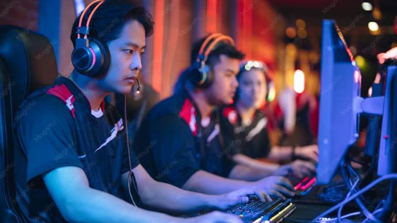 DOTA2职业赛事中一号位与五号位分工对比